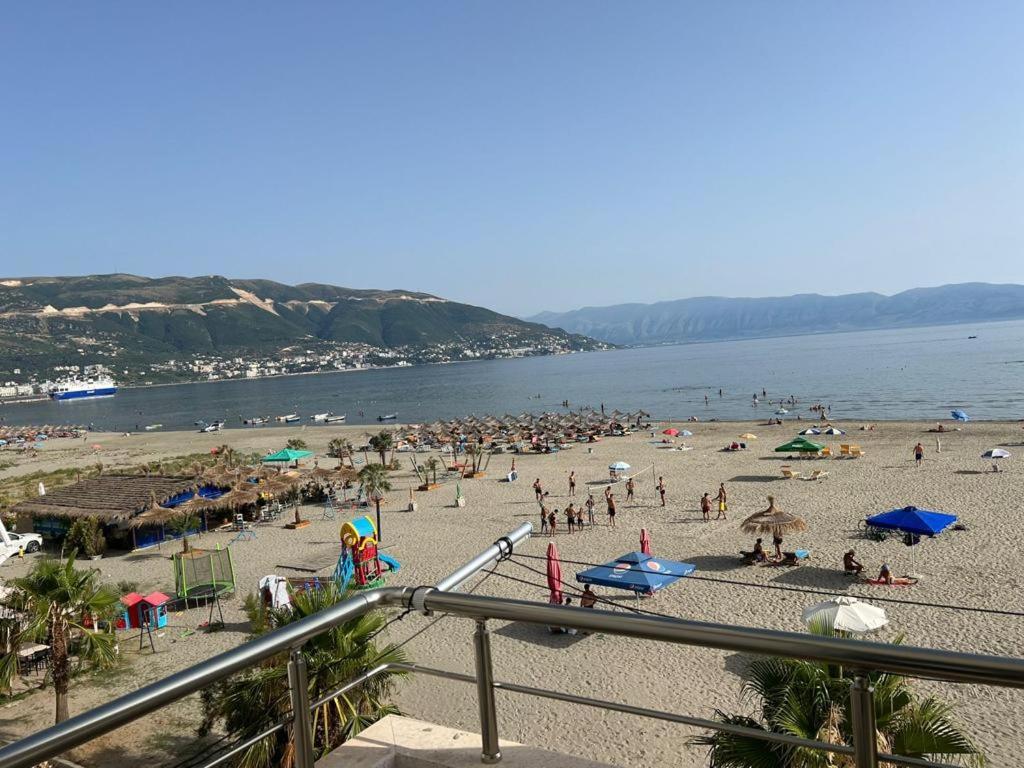 Soleil Apartment With Sunbed & Umbrella Vlorë Extérieur photo
