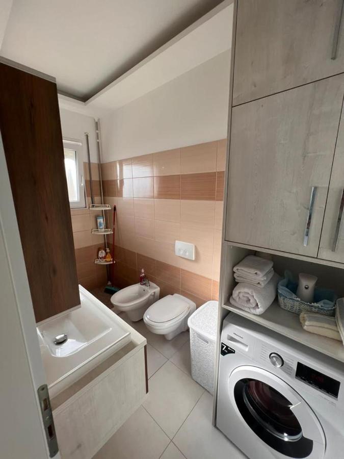Soleil Apartment With Sunbed & Umbrella Vlorë Extérieur photo