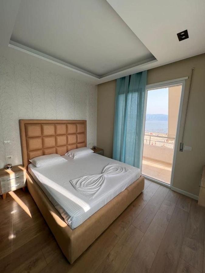 Soleil Apartment With Sunbed & Umbrella Vlorë Extérieur photo