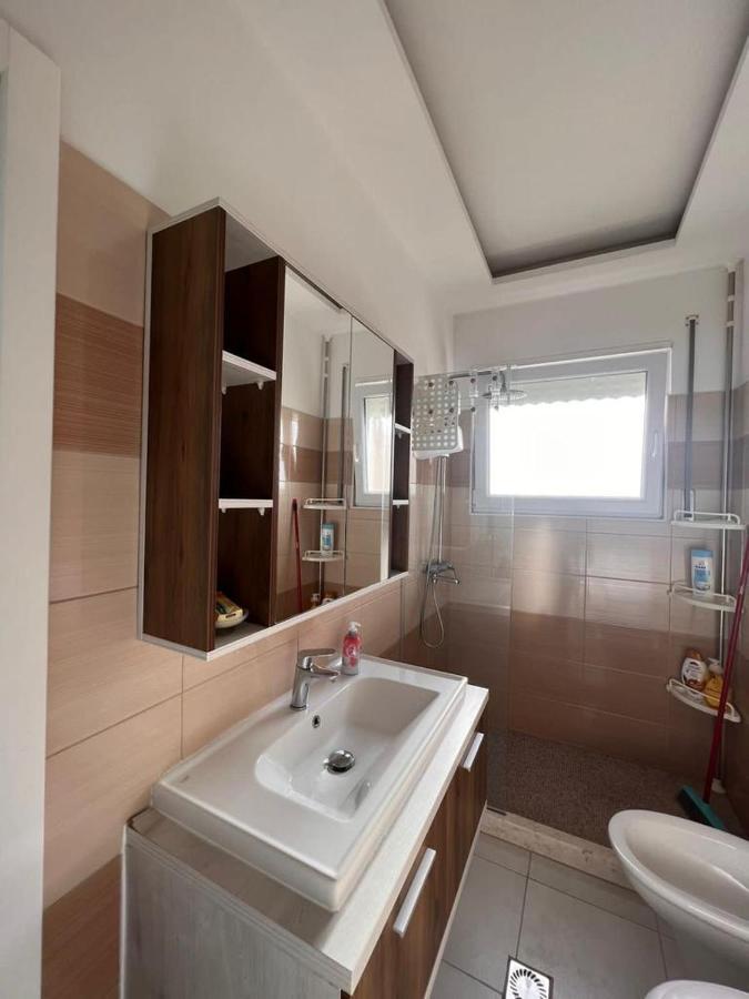 Soleil Apartment With Sunbed & Umbrella Vlorë Extérieur photo