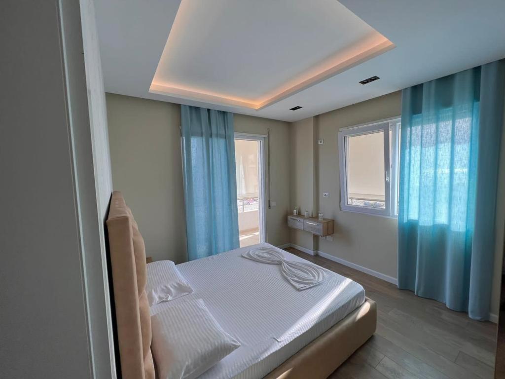 Soleil Apartment With Sunbed & Umbrella Vlorë Extérieur photo