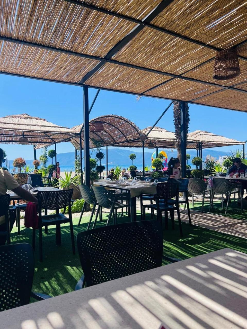 Soleil Apartment With Sunbed & Umbrella Vlorë Extérieur photo