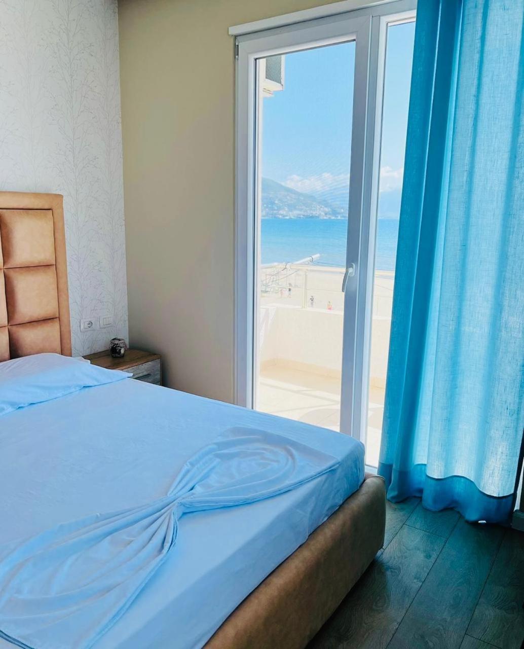 Soleil Apartment With Sunbed & Umbrella Vlorë Extérieur photo
