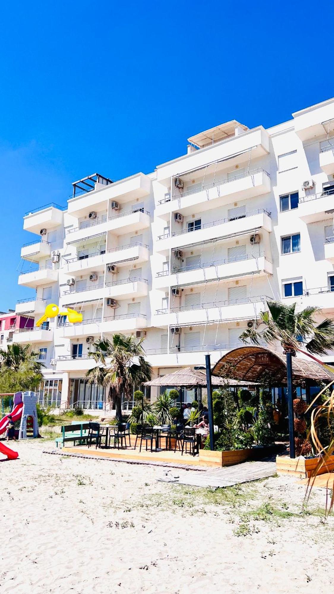Soleil Apartment With Sunbed & Umbrella Vlorë Extérieur photo